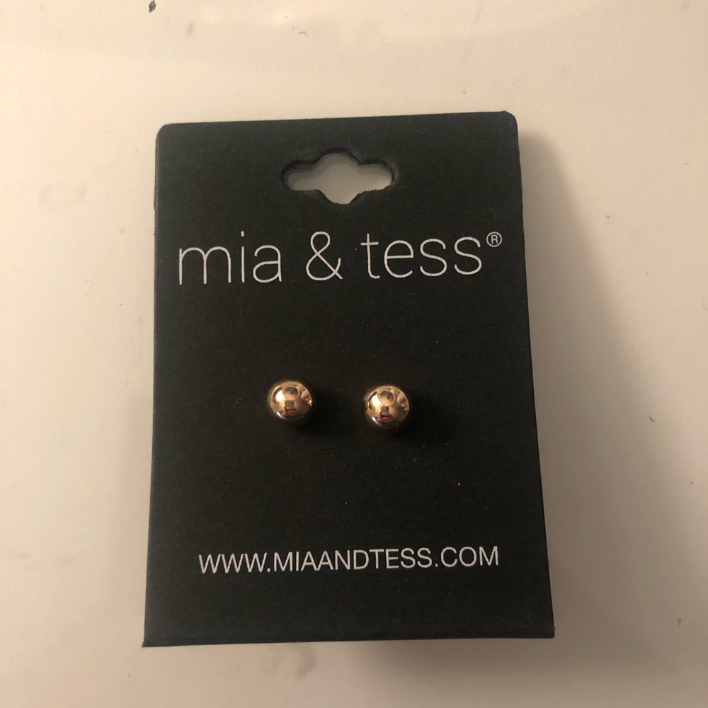 🌸Mia & Tess Gold Ball Studs